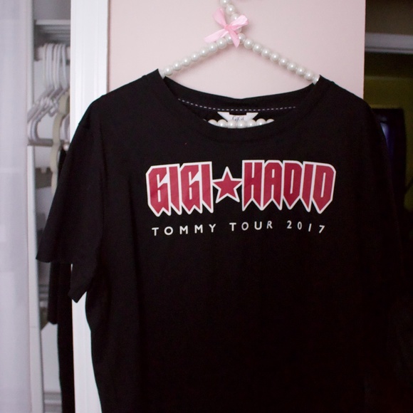 Gigi Hadid x Tommy Hilfiger shirt - Picture 6 of 8